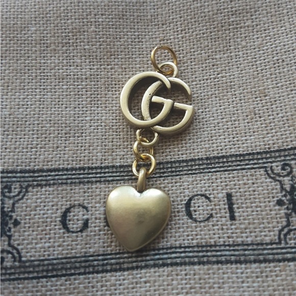 Gucci Gold GG Heart Charm - Picture 1 of 6